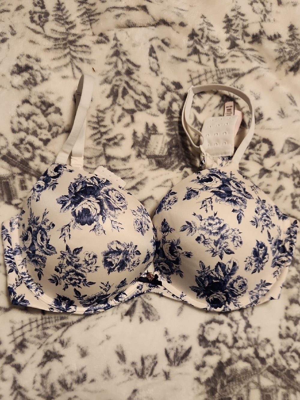 Victoria's Secret Body By Victoria Pushup Bra